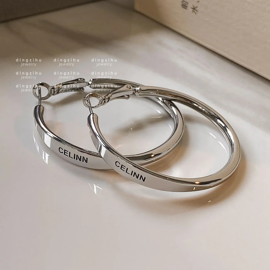 High-End Golden Big Hoop ต่างหูโลหะ สไตล์เรโทรยุโรป-อเมริกันสำหรับสุภาพสตรี