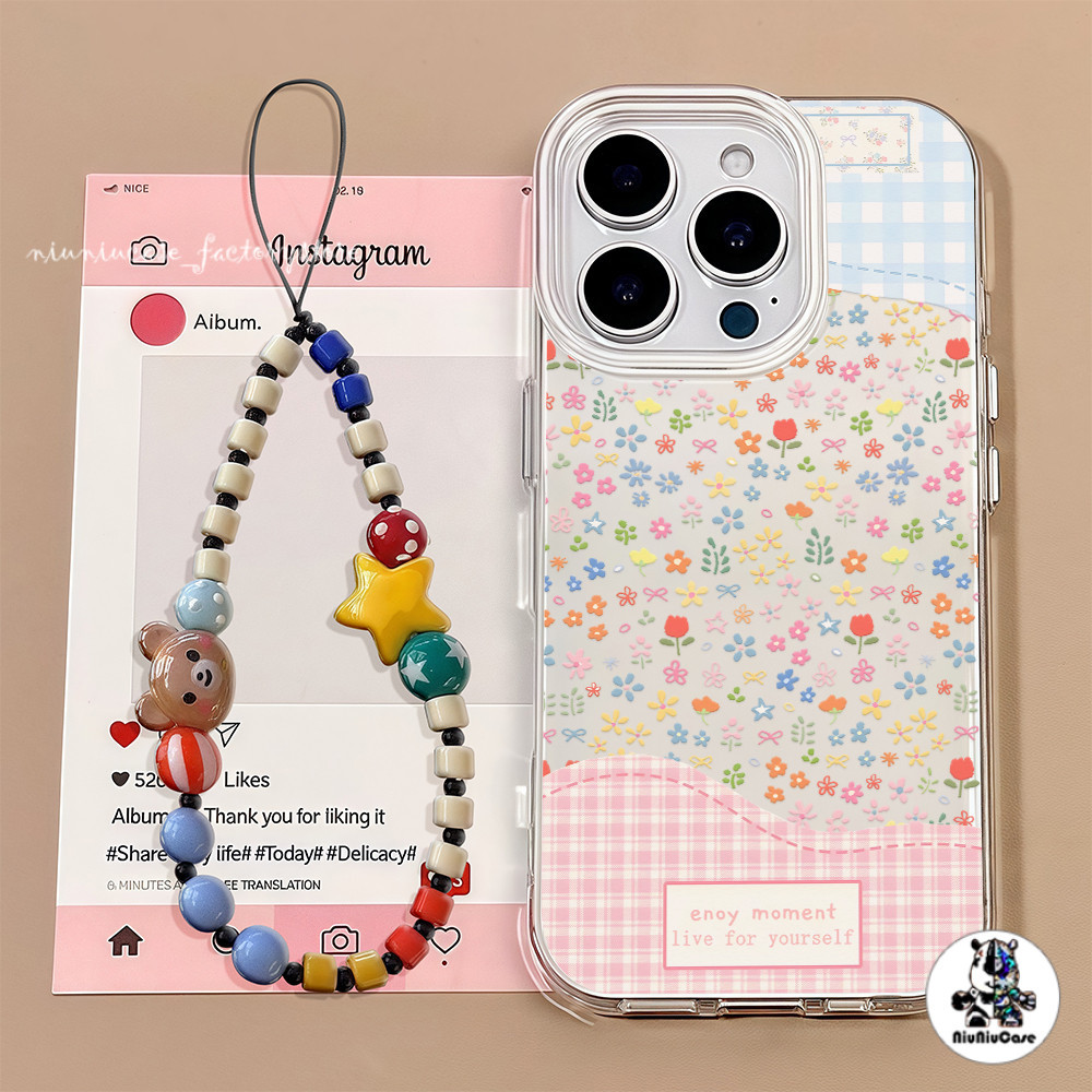 เคสมือถือ ลายดอกไม้เล็กๆ มีสร้อยข้อมือ เคส แบบนิ่ม ครีมIMD For iPhone 17 16 11 15 16 14 13 12 Pro Max X XS XR Plus Case