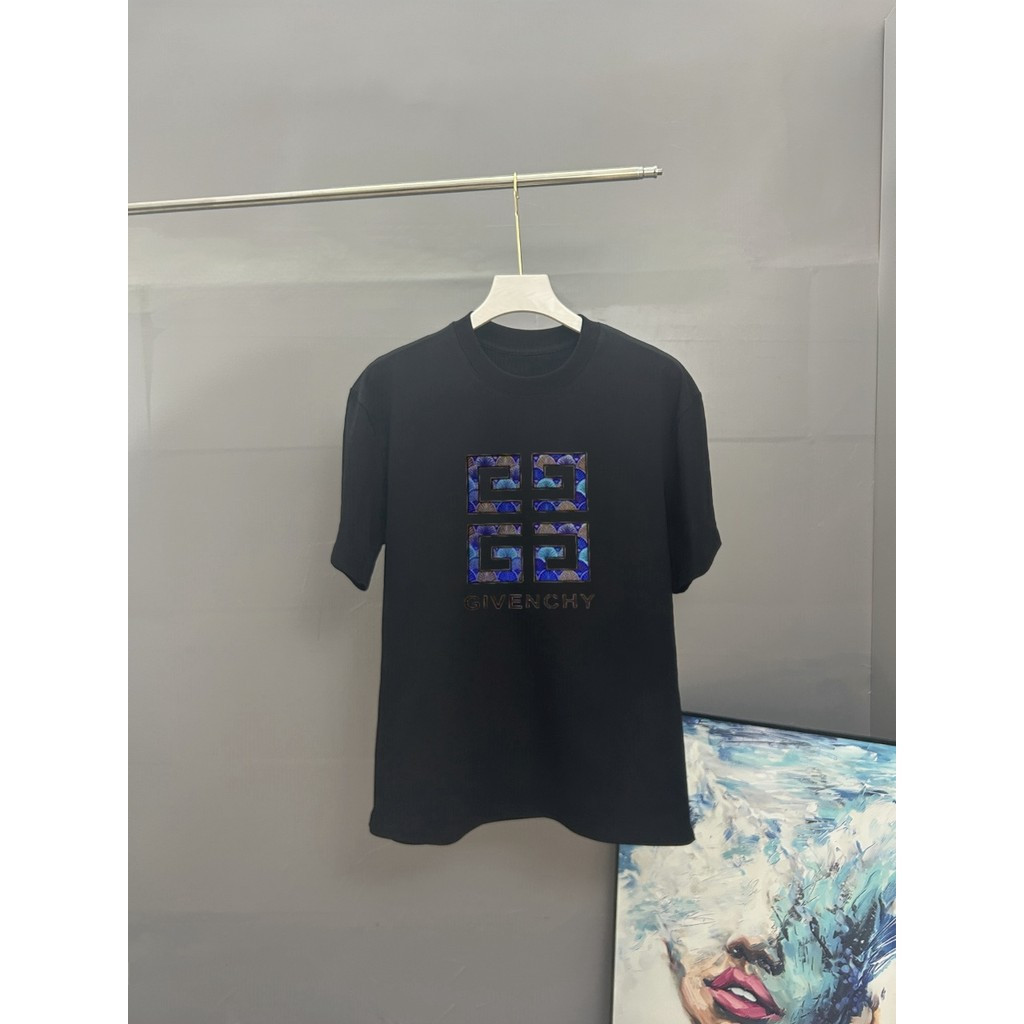 GIVENCHY/GIVENCHY 2026 ต้นฤดูใบไม้ผลิสไตล์ใหม่เสื้อยืดแขนสั้นผู้ชายผู้หญิงคู่สไตล์ตัวอักษรสบายรอบคออ