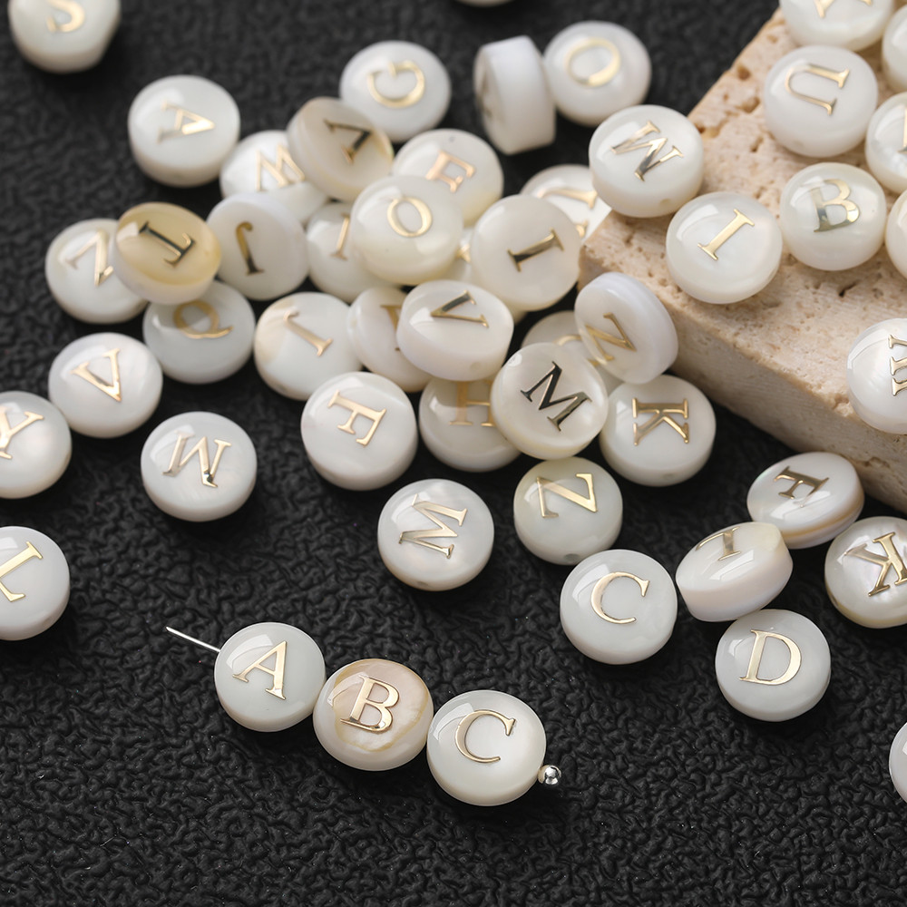 2ชิ้น ลูกปัดเปลือกหอย ตัวอักษร A-Z ขนาด 4.5*8.5mm สําหรับ DIY สร้อยคอ กําไลข้อมือ งานพรีเมียม