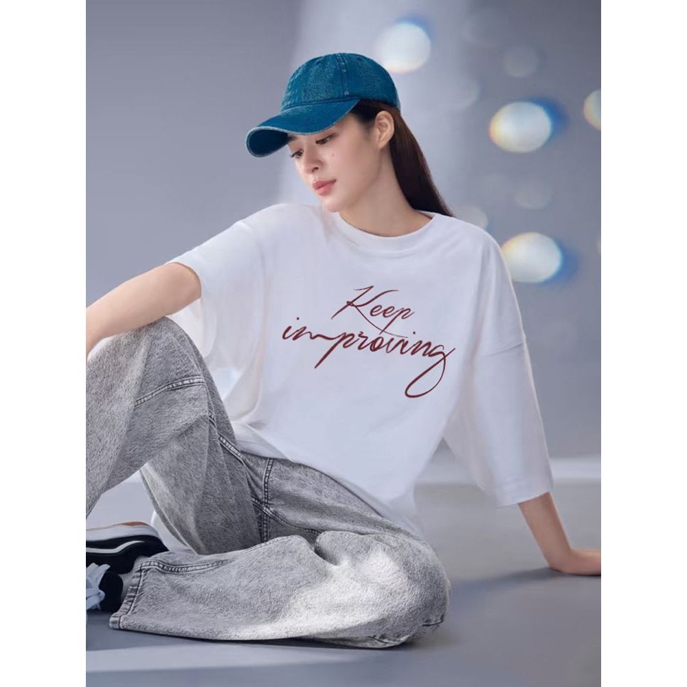 Orm Lingling Letter Cherry Blossom สีขาวรอบคอแขนสั้นเสื้อยืดผู้ชายผู้หญิงอเมริกันหลวมด้านบนเสื้อผ้า 