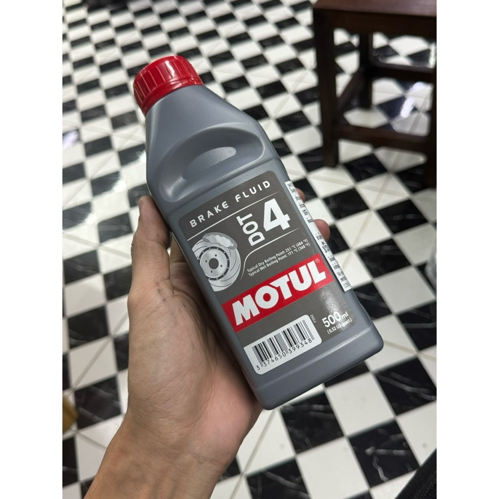 น้ำมันเบรค MOTUL DOT4 ขนาด 500 ML ของแท้ พร้อมจัดส่ง
