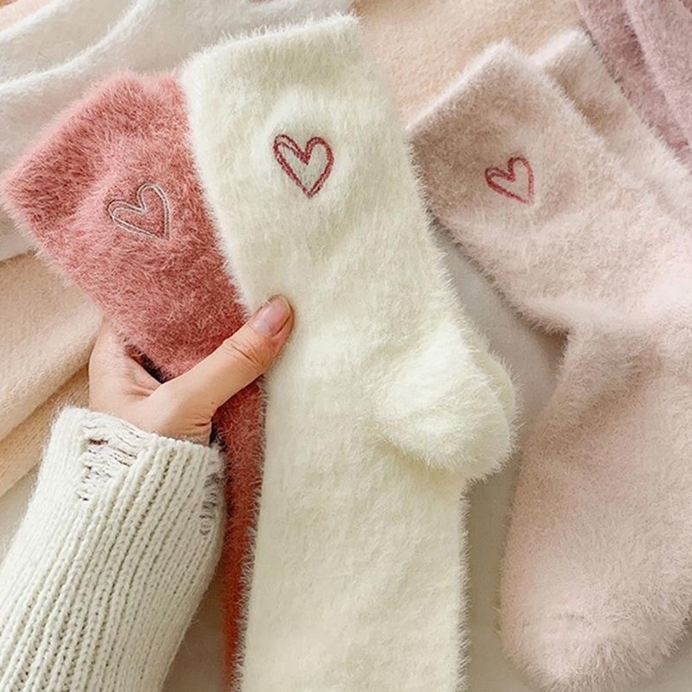 ชุดถุงเท้าฤดูหนาวของผู้หญิง Faux Fur Heart Design น่ารักหวานกลางน่องชุดนอน Warm O2c9