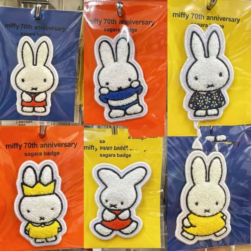 คลังสินค้าพร้อมการ์ตูนญี่ปุ่น Miffy Rabbit 70th Anniversary Thorn เข็มกลัดเสื้อผ้าสาวน่ารักกระเป๋าตก