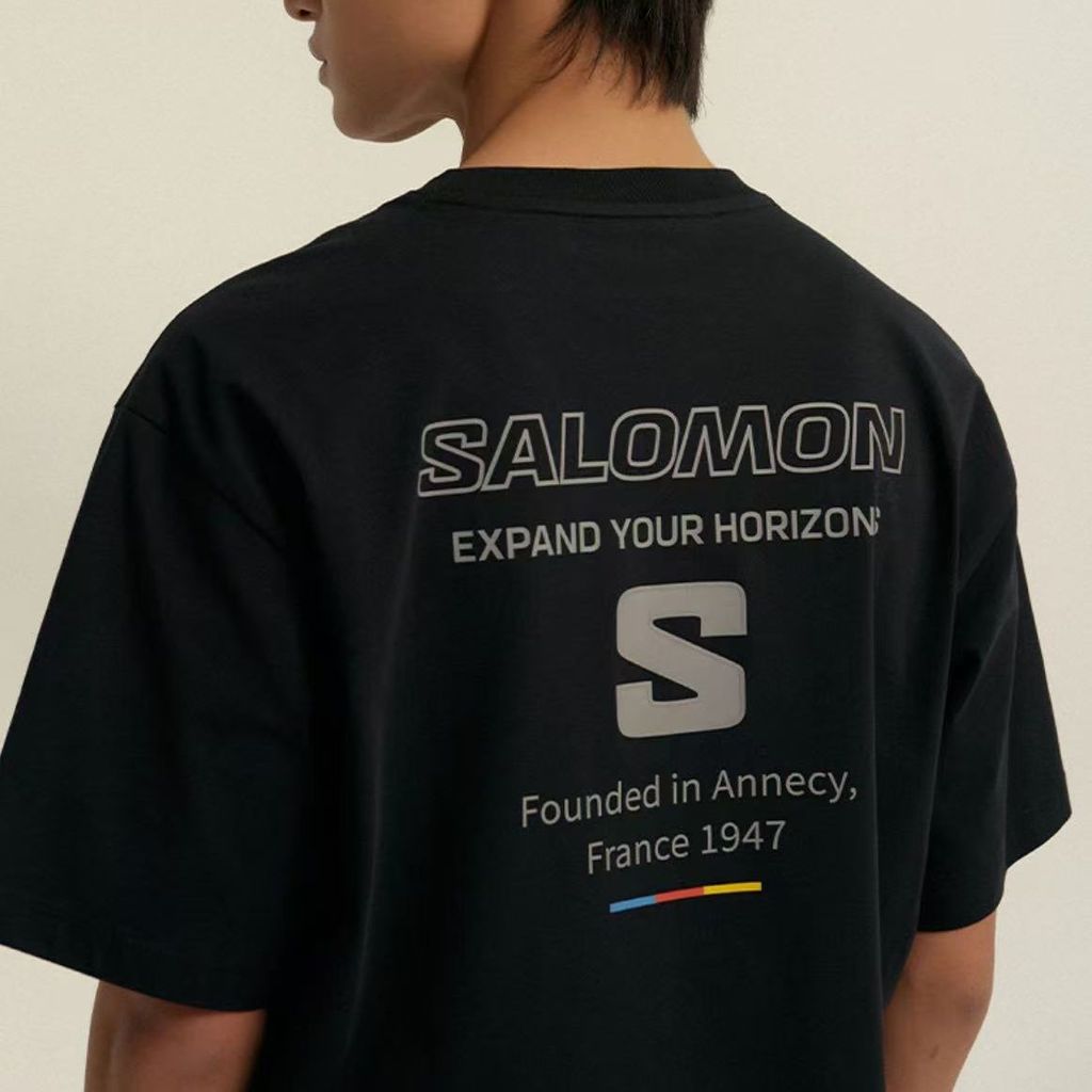SALOMON Series Letter Round Neck Pullover เสื้อแขนสั้น สีดำสำหรับทั้งผู้ชายและผู้หญิง
