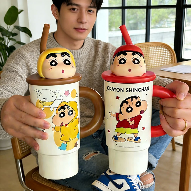 Crayon Shin-chan Handle Cup พกพาสะดวกตุ๊กตาอิสระซิลิโคนหัวฉีดถ้วยน้ํา