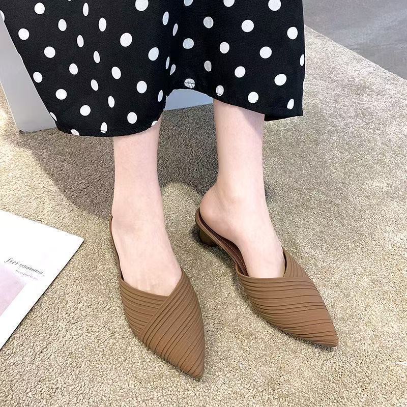 รองเท้าแตะหัวแหลม,รองเท้าแตะส้นเตี้ยลําลองกันลื่น,รองเท้าฤดูร้อนย้อนยุคผู้หญิงใส่เที่ยวสวยๆเมีให้เลืก 3 สีพร้อมส่ง BB035 - รูปที่ 3