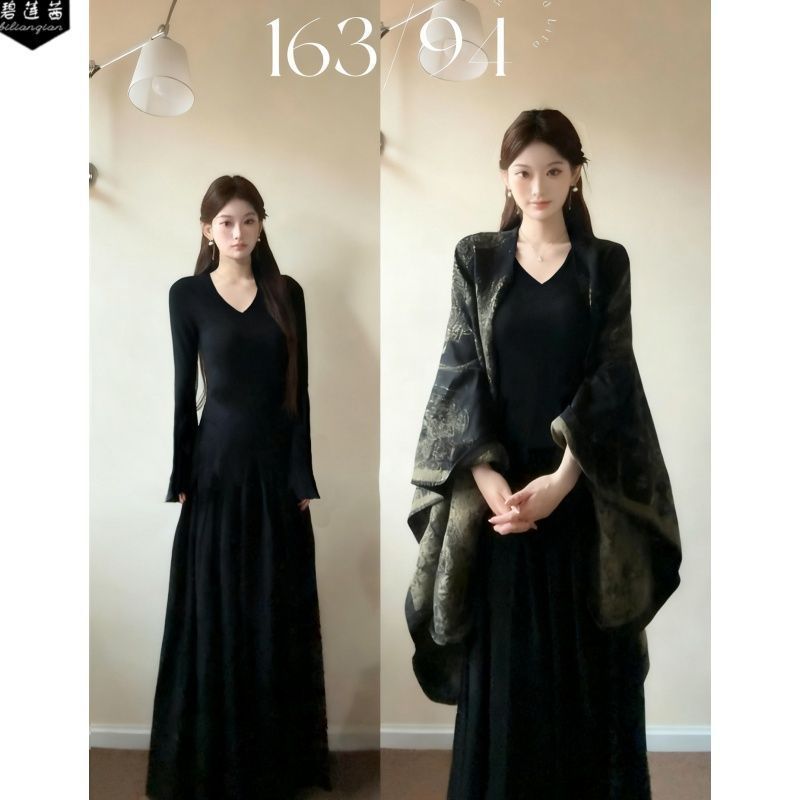 Bilianqian สีดํา v คอถักชุดสตรี Slim-fit ฤดูใบไม้ร่วงฤดูหนาวฐานด้านในห่อก้น Filigree เอวกระโปรงยาวฝร