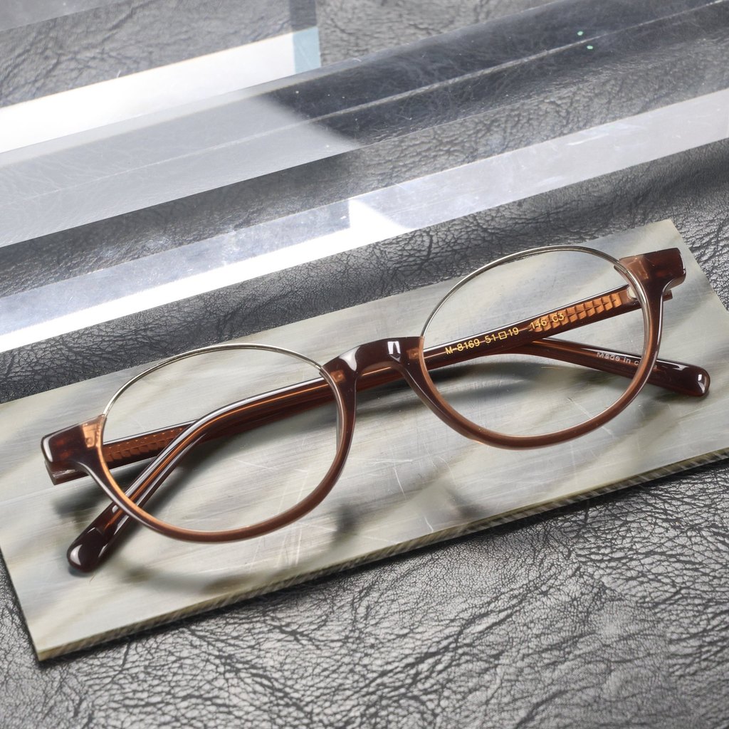 แว่นตาไทเทเนียมบริสุทธิ์ สำหรับสุภาพสตรี ป้องกันแสงสีฟ้า ออกแบบย้อนยุค