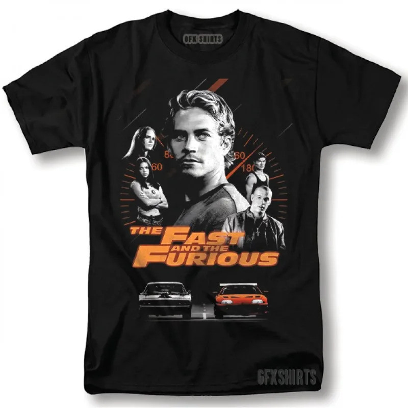 เสื้อยืด Grapic Retro Fast and Furious Lelaki - โปสเตอร์สีดําวินเทจพร้อมสีแดงและ Seni Watak
