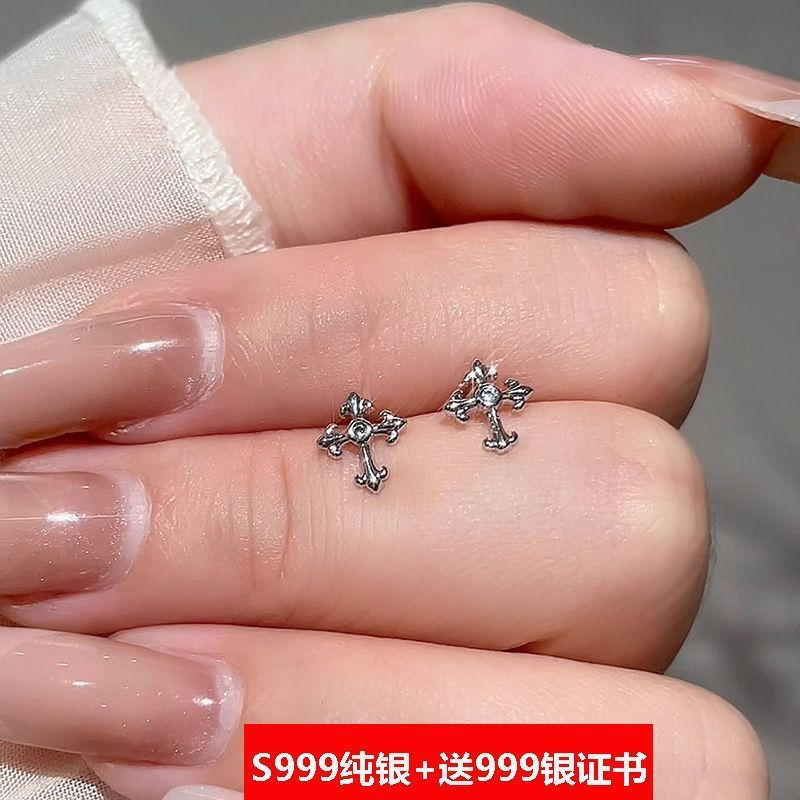 TB Spot Goods#S999Sterling Silver mini Cross-shaped earrings for women, simple and unique vintage zi