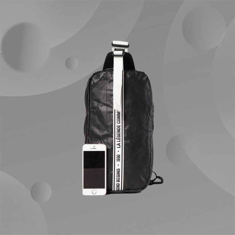 กระเป๋า age free กระเป๋าข้าง หลี่หนิงของแท้รุ่นใหม่คอลเลกชันเดียวกับบนแคทวอล์กกระเป๋าสะพายข้างแนวสปอ