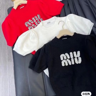 พร้อมส่ง ! Miu Miu ! เสื้อยืด เทรนด์สันทนาการ สําหรับผู้หญิง