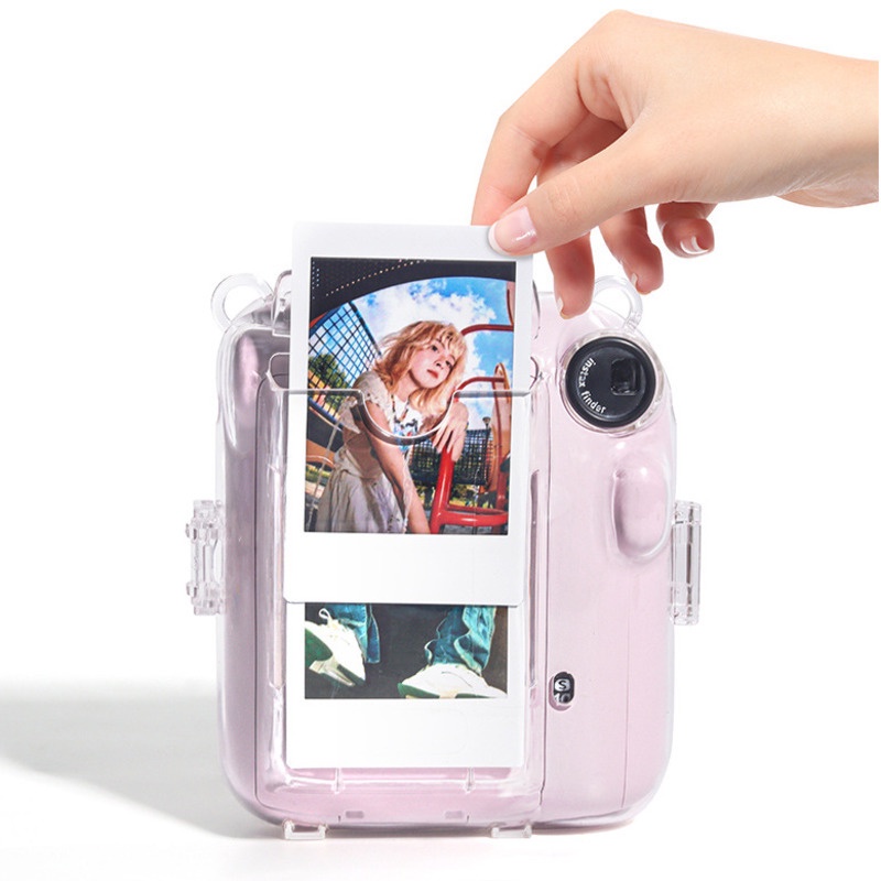 เกราะป้องกันกล้อง ฟรีสติกเกอร์น่ารักสําหรับ Instax มินิ 12 โปร่งใสเคสเก็บกล้องพร้อมสายรัดสําหรับ มินิ12 กระเป๋ากล้อง