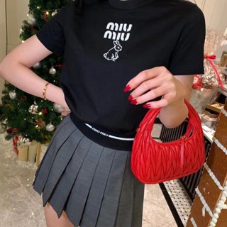 พร้อมส่ง ! Miu Miu ! เสื้อยืดแขนสั้น สวมใส่สบาย แฟชั่นทันสมัย