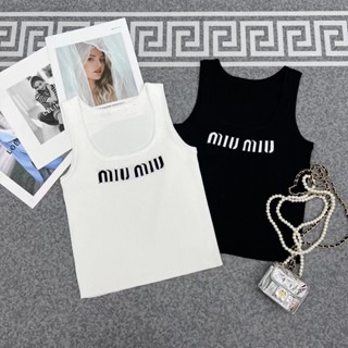 พร้อมส่ง !Miu Miu !ใหม่ เสื้อกันหนาวแขนกุดเซ็กซี่ ใส่สบาย สไตล์เกาหลี 2022