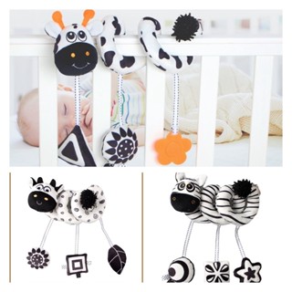 ของเล่นตุ๊กตาสัตว์ มีเสียงกระดิ่ง สีดํา และสีขาว สําหรับเด็กทารกแรกเกิด