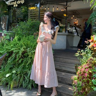 ดอกไม้สีชมพูหักไหล่ประกบบัวใบบัวชุดผู้หญิงฤดูร้อนใหม่ขนาดเล็กสดปิดเอวแสดงกระโปรงยาวผอม