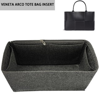 Bottega Veneta Arco กระเป๋าผ้าสักหลาด ทรงโท้ท อุปกรณ์เสริม ส…