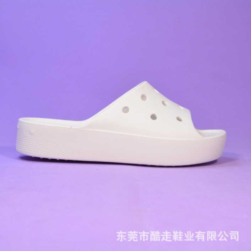 2 0 4 Classic C R O S Clouds รองเท้าแตะผู้หญิง รุ่น STAR DOUGH DOUGH Beach Cool