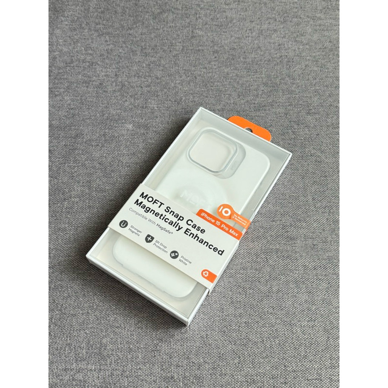 เคสแม่เหล็ก M  OF T ของแท้ สีขาว iPhone 15 pro max แกะลองครั้งเดียว สภาพ 95%