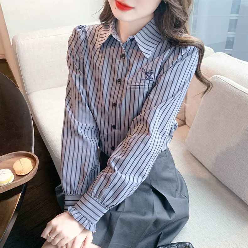 แสงหรูหราระดับไฮเอนด์ลายเสื้อแฟชั่น จุดต่ําสุด สูงสุด