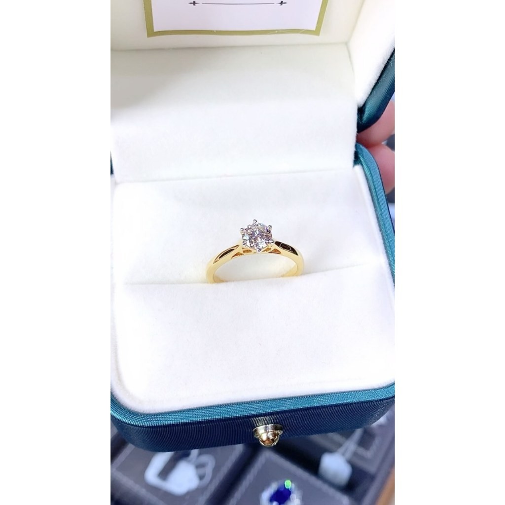 แหวนเพชรเม็ดกลางทรงกลม 70 ตัง เซอร์ GIA น้ำ95 I COLOR VS2 ในตัวเรือนทองคำ Yellow Gold 18K หนัก 4.5