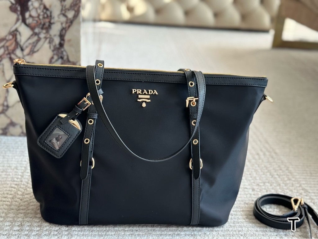 ((YuYu Ready Stock) Classic Tote Bag Nylon Handbag Large Capacity Shoulder Bag Lightweight Practical Handbag Shoulder Bag Size 35 * 28cm