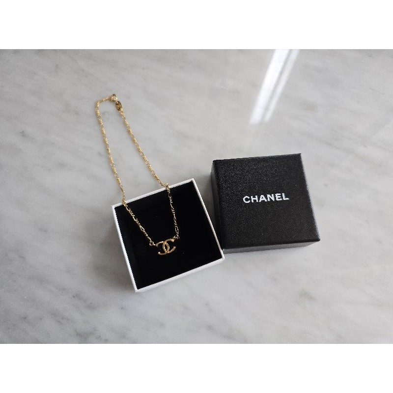 CHANEL VINTAGE CC LOGO NECKLACE