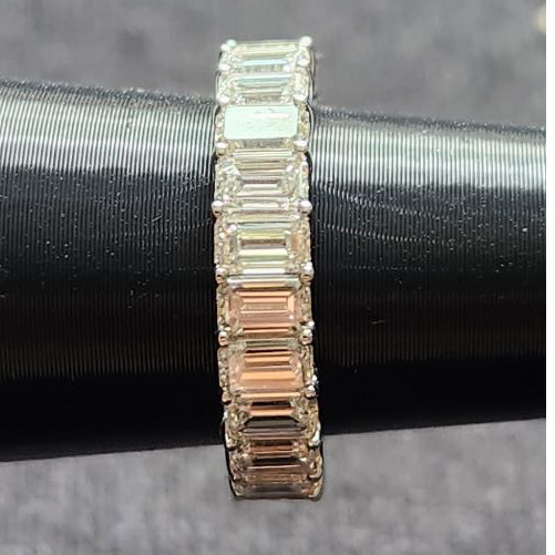 แหวนเพชร 3.7 ct Lab Diamond Eternity Ring ทองคำขาว 9K - D VVS
