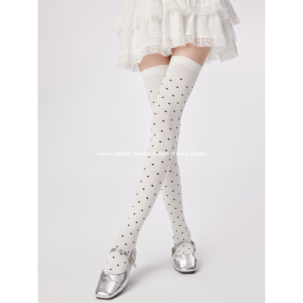 มี u desgin ถุงเท้าผู้หญิงสีเทาลายจุดถุงเท้ายาวถึงเข่า Retro Polka Dot ความยาวปานกลางต้นขาสูงหลอดเหนือเข่ากระดูก