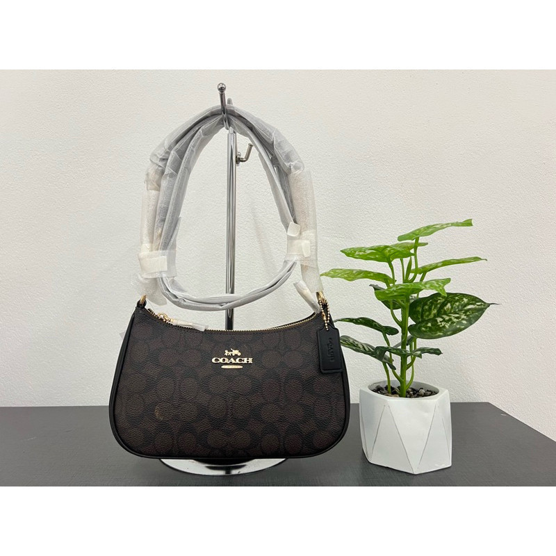 ,,New พร้อมส่ง  NEW TERI SHOULDER BAG IN SIGNATURE CANVAS (COACH CV933) สีใหม่ รุ่นใหม่ djd