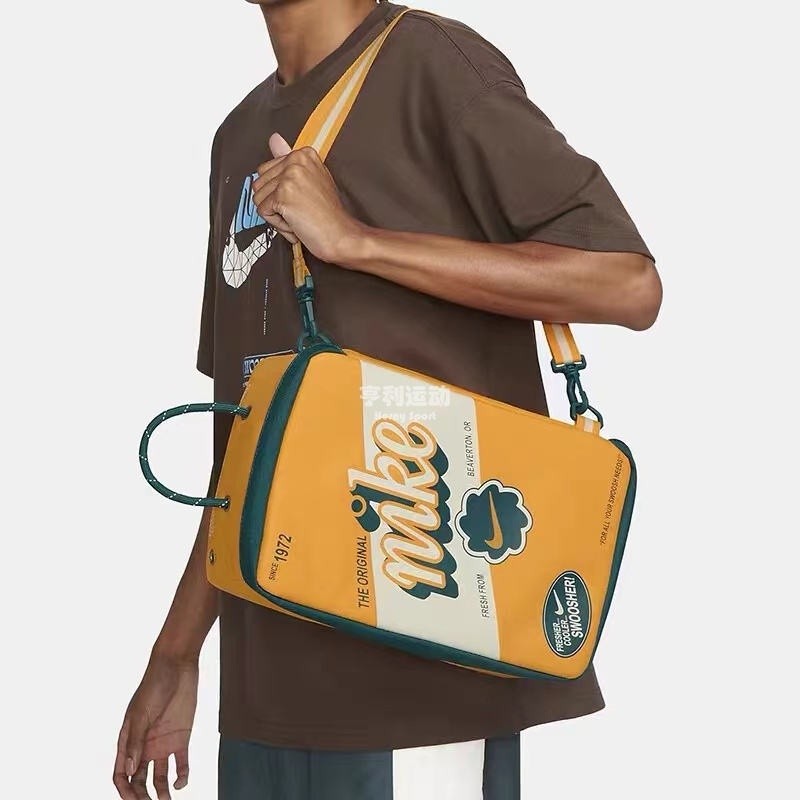 2024 Nike NIKE SHOE BOX BAG กระเป๋าใส่รองเท้าฝึกซ้อมกล่องรองเท้ากระเป๋าฟิตเนสกระเป๋าถือ BA6149-810