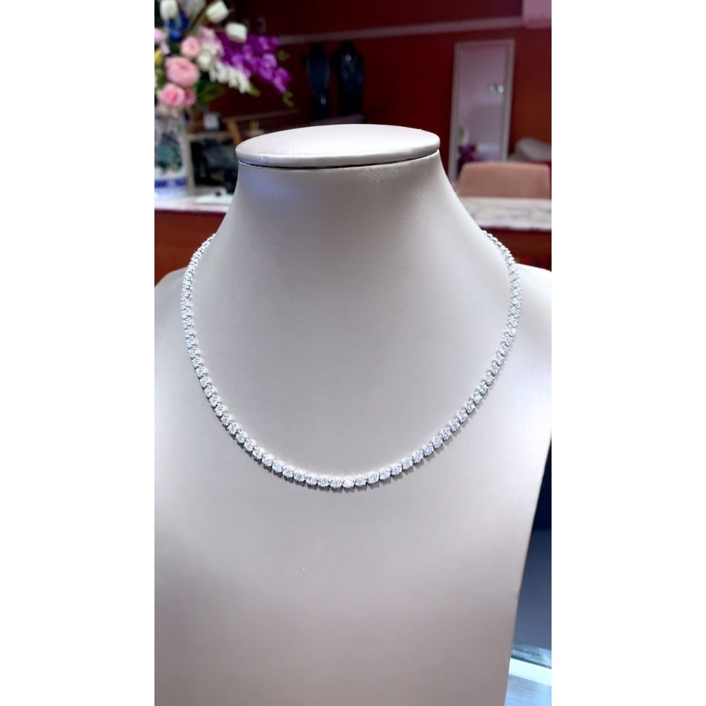 สร้อยคอเพชรไซส์ 10 ตังครึ่งเส้น น้ำขาว99VS  รวม 61 เม็ด 6.02 กะรัต ในตัวเรือนทองคำขาว18K หนัก 18 กร