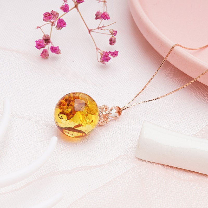 AA13 Fashion Atmosphere Flower Amber Round Crown Necklace