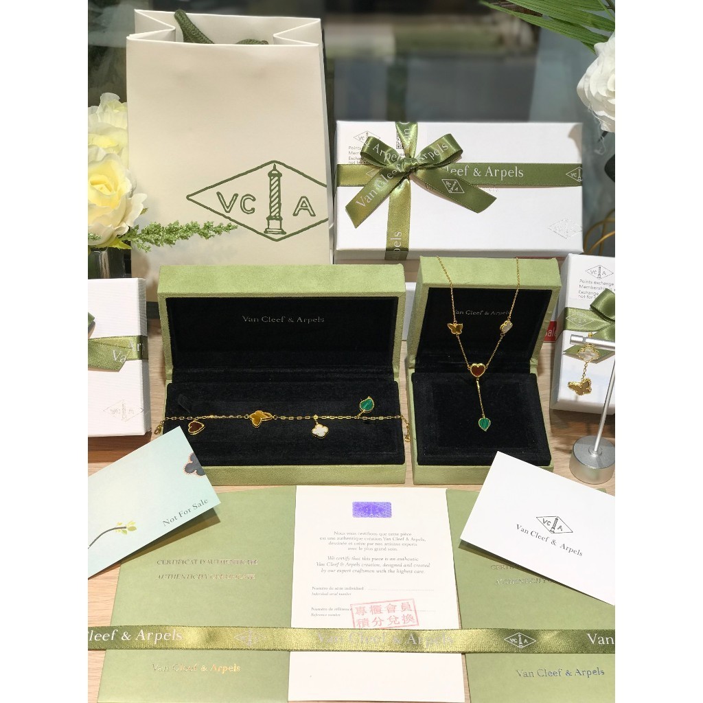 Xianxianjia [VCA Overseas VIP Membership Gifts พบกับของขวัญ] VCA Random Flowers lucky Bracelet