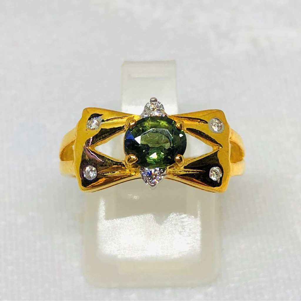 หลุดจำนำ size 52; แหวนทอง โบว์ พลอยเขียวส่อง เพชรแท้ A26358R
