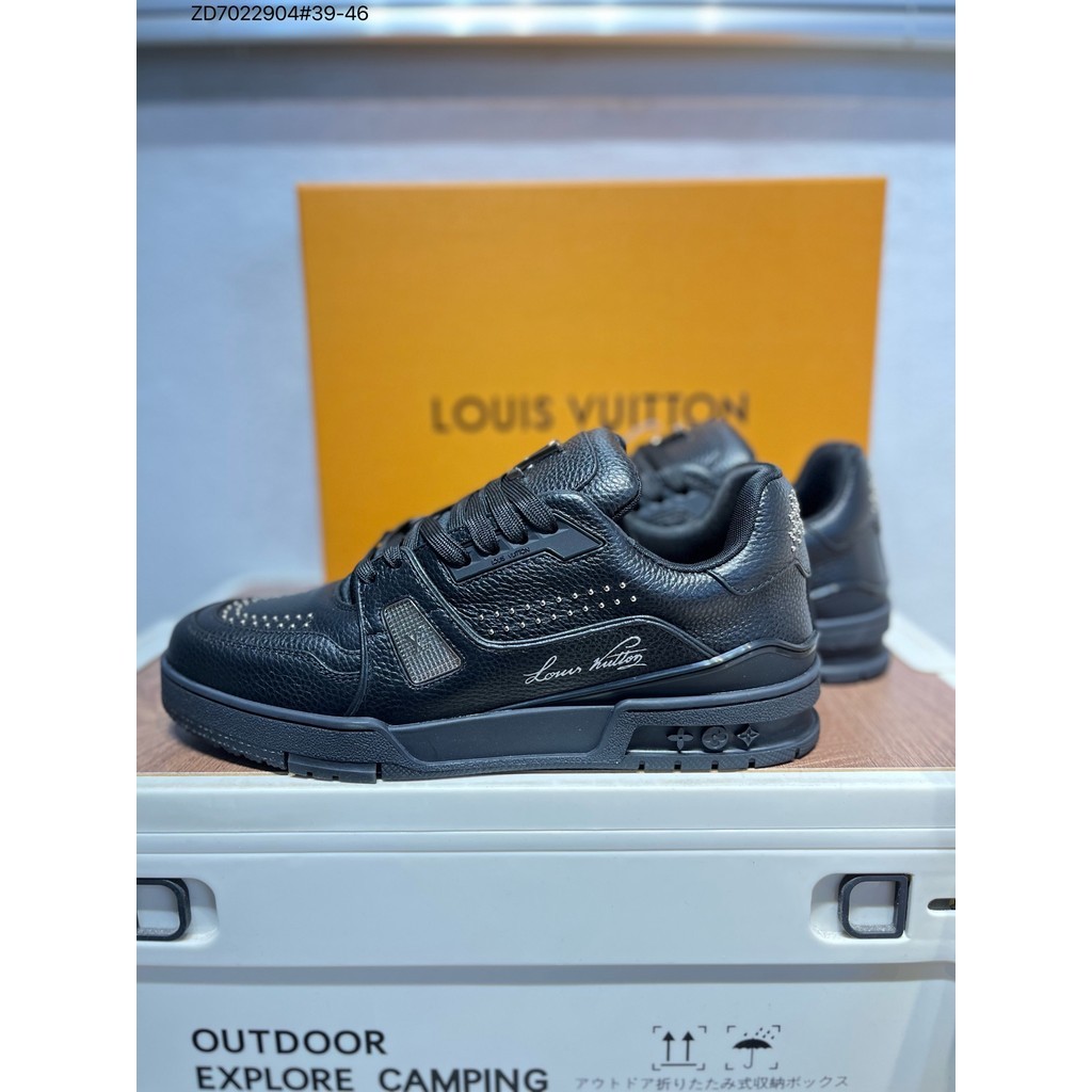 รองเท้าผ้าใบ Louis Vuitton สําหรับผู้ชายสีดําลําลอง MQA5