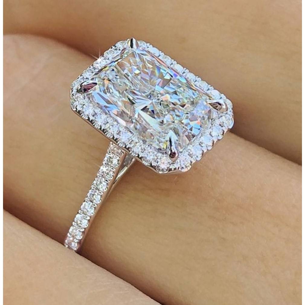 แหวนเพชร 2.3 ct E VS1 Radiant Diamond Solitaire Halo Ring - Lab Grown Diamond - White Gold 14K พร้อ