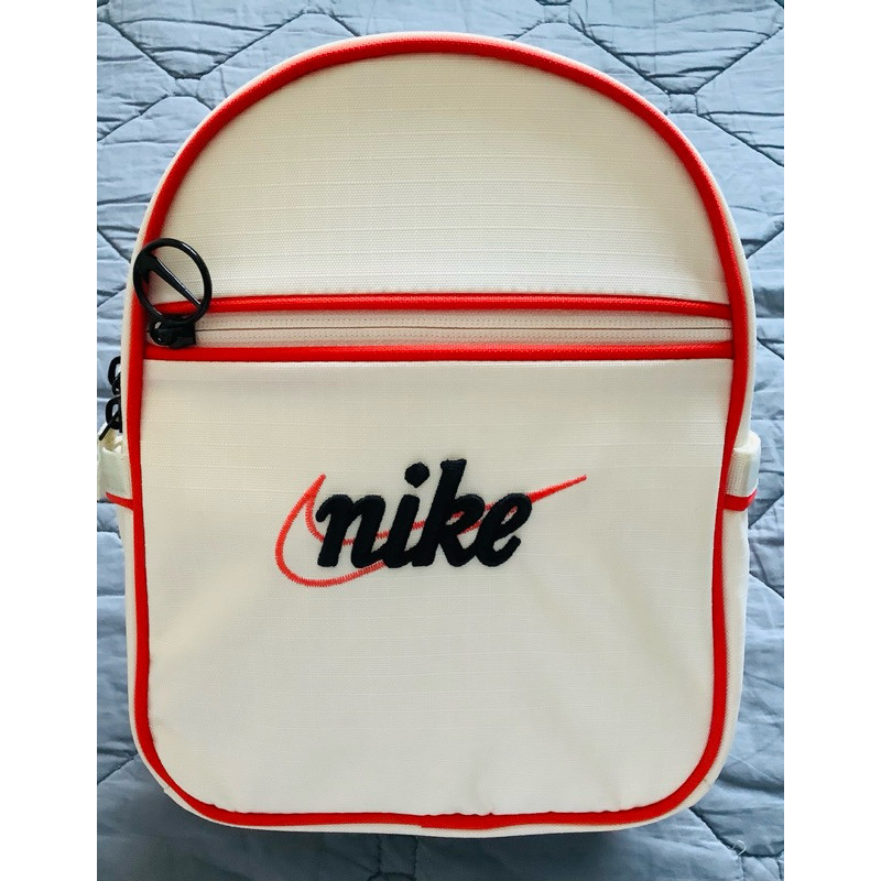 2024 ,กระเป๋าเป้ แบรนด์ Nike ความจุขนาด 6ลิตร สูง 10 (ของใหม่ซื้อจากช้อปค่ะ) frty