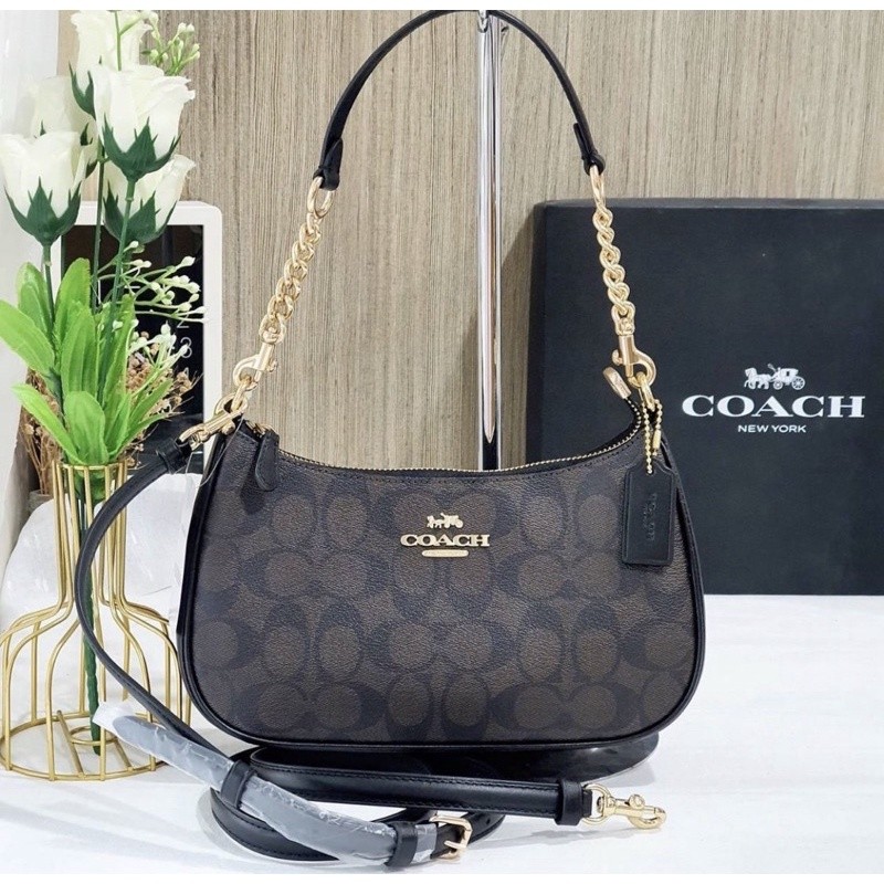 (สด-ผ่อน) 9.5 นิ้ว CV933 CA548 CC323 Teri Shoulder Bag In Signature Canvas