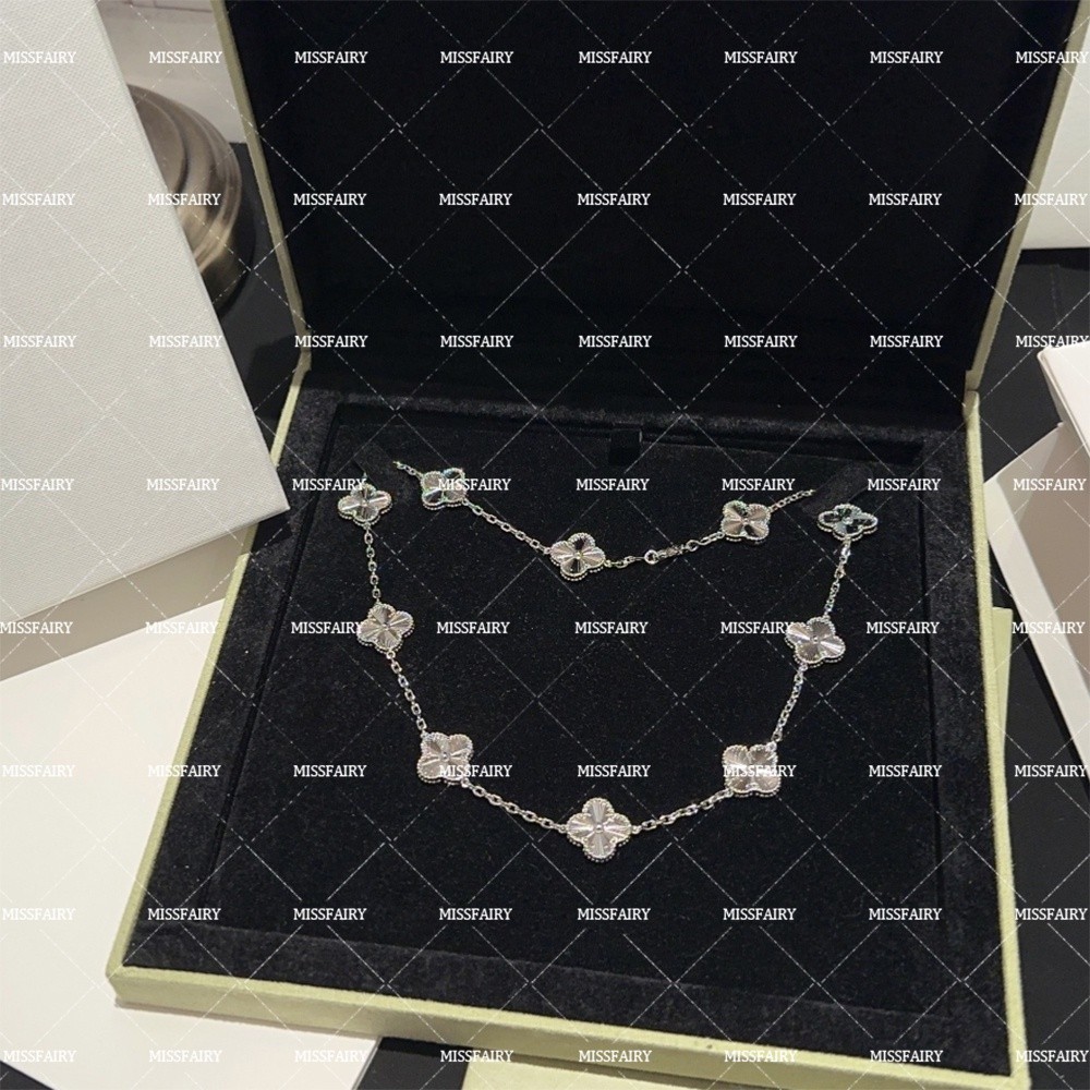 18k White Gold - สร้อยคอ V วินเทจ 18K Four Leaf Clover Long 10 Motips สร้อยคอสําหรับผู้หญิง