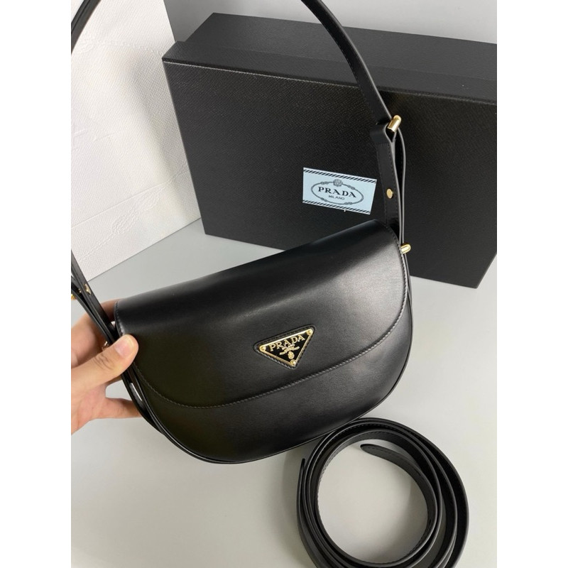 มาจ้ากระเป๋าprada.  Arque bagพร้อมส่ง size 22x17x5.5 cm.