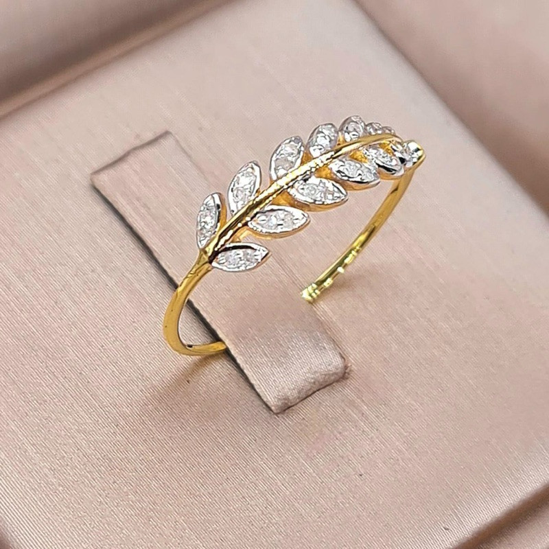 แหวนใบมะกอกเรือนทอง9Kแท้ น้ำหนัก 0.9-1.2 กรัม ฝังด้วยเพชรแท้กุหลาบ24เม็ด12ตัง  9k gold diamond oliv