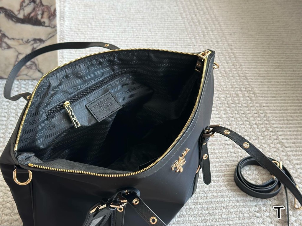 ((YuYu Ready Stock) Classic Tote Bag Nylon Handbag Large Capacity Shoulder Bag Lightweight Practical Handbag Shoulder Bag Size 35 * 28cm