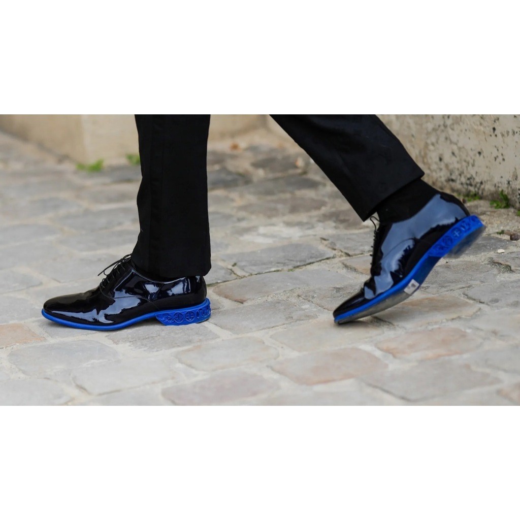 Louis Vuitton Oxfords  Size UK7/EUR41/26Cm  ราคา 28,000 บาท  รองเท้ามือสอง สภาพดีมาก สวยมาก ใช้งานน