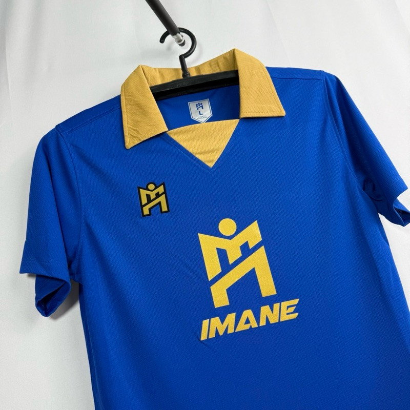 IMANE เสื้อกีฬาคอวีปก พร้อมโลโก้ IMANE กลางตัว IMA1 002