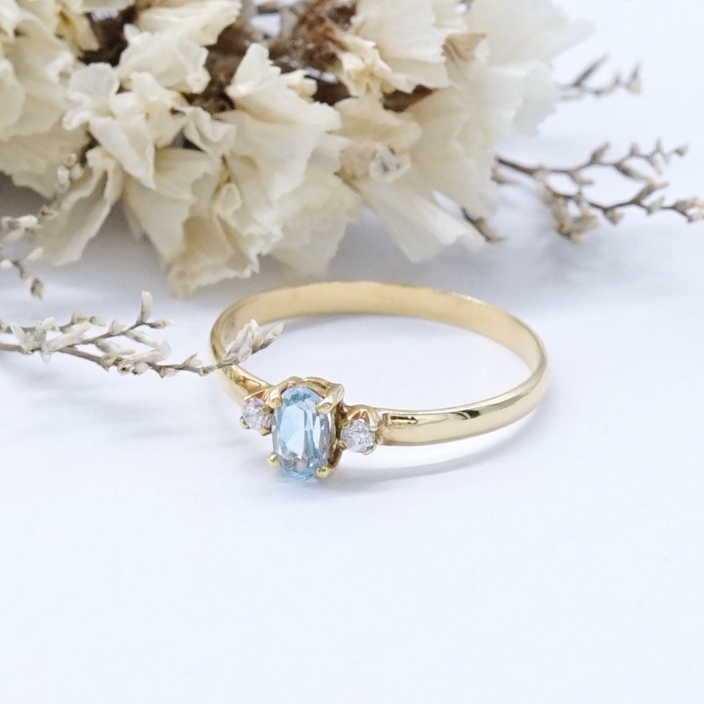 Artisan by NK - แหวนทอง 18K ฝังพลอยอะความารีนแท้ ประดับด้วยเพชรแท้ (18K Gold Ring with Natural Aqua