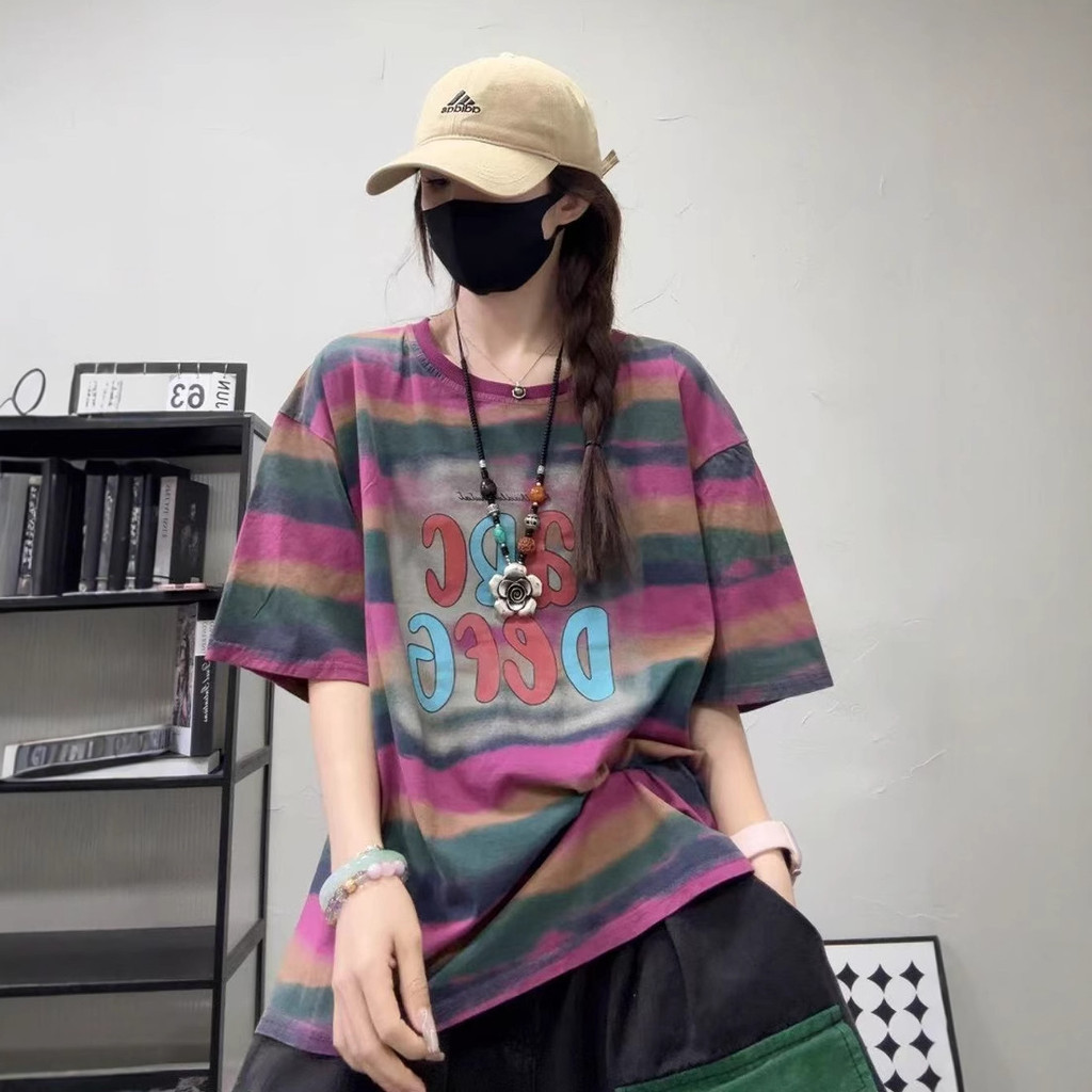 ♞สินค้าใหม่แฟชั่นจดหมายพิมพ์ด้านบนผู้หญิงขี้เกียжเสื้อสวมหัวลายรอบคอดีไซน์เสื้อยืดแขนสั้น FTH