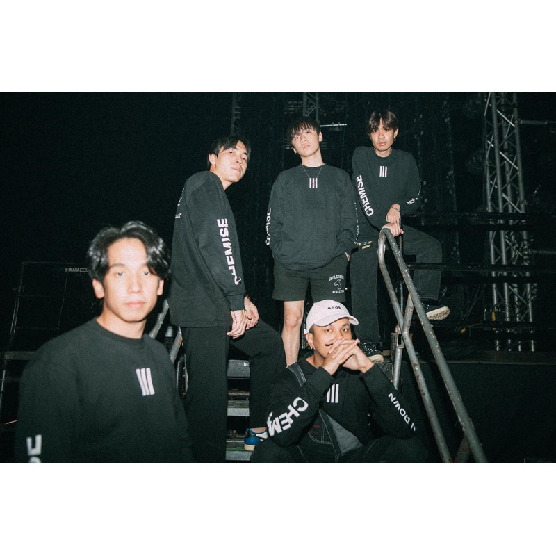 ♞,♘เสื้อลิมิเต็ด L เสื้อทีมงาน Limited มือ1 แขนยาว Threemandown THREE MAN DOWN JHG